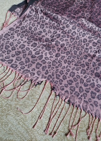 Leopar Desenli Kadın Şal - Görsel 2