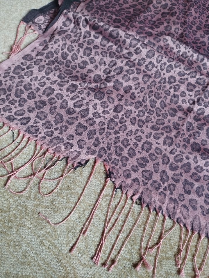 Leopar Desenli Kadın Şal - Görsel 2