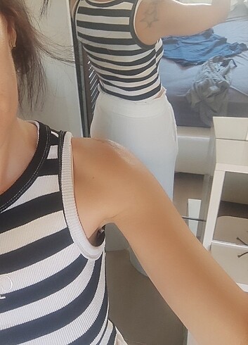 s Beden Ck crop