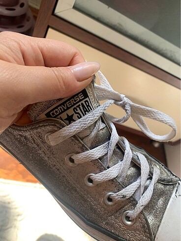 Gümüş converse