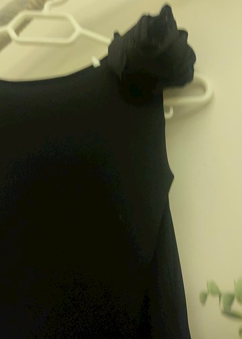 Bershka Siyah Keten Uzun Fırfırlı Straplez Elbise