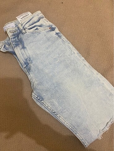 34 Beden mavi Renk Bershka jean