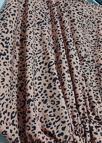 Leopar Desenli V Yaka Kısa Kollu Bluz - Görsel 4