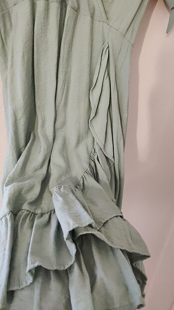 Stradivarius Mint yeşili ince kumaş yazlık diz üstü elbise
