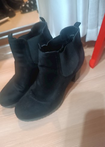 Siyah Süet Topuklu Kadın Bot - Görsel 2