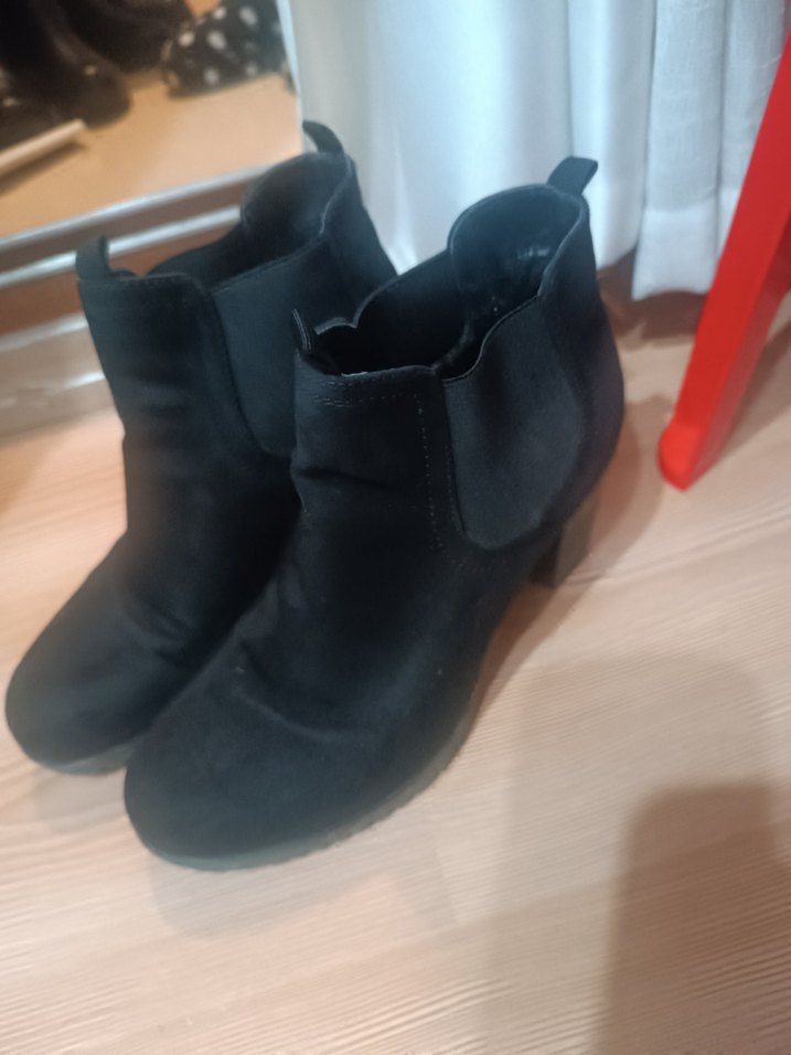 Siyah Süet Topuklu Kadın Bot - Görsel 2