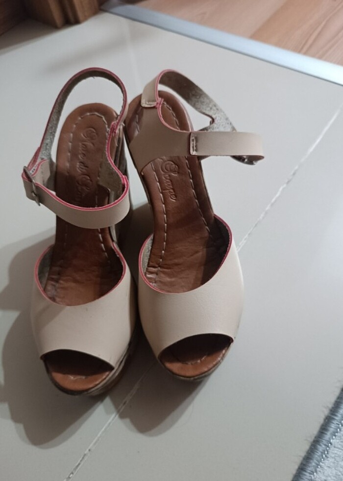 Dolgu topuk sandalet  - Görsel 2