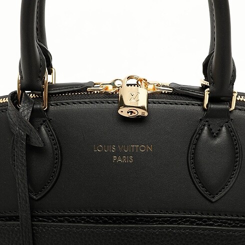 Louis Vuitton Louis Vuitton Lock It MM