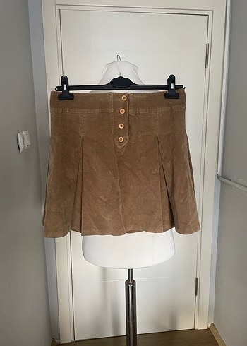Düğmeli Bej Süet Mini Etek