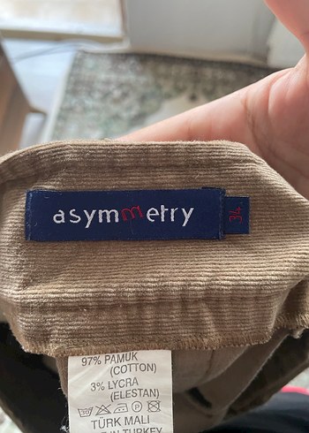Asymmetry Düğmeli Bej Süet Mini Etek