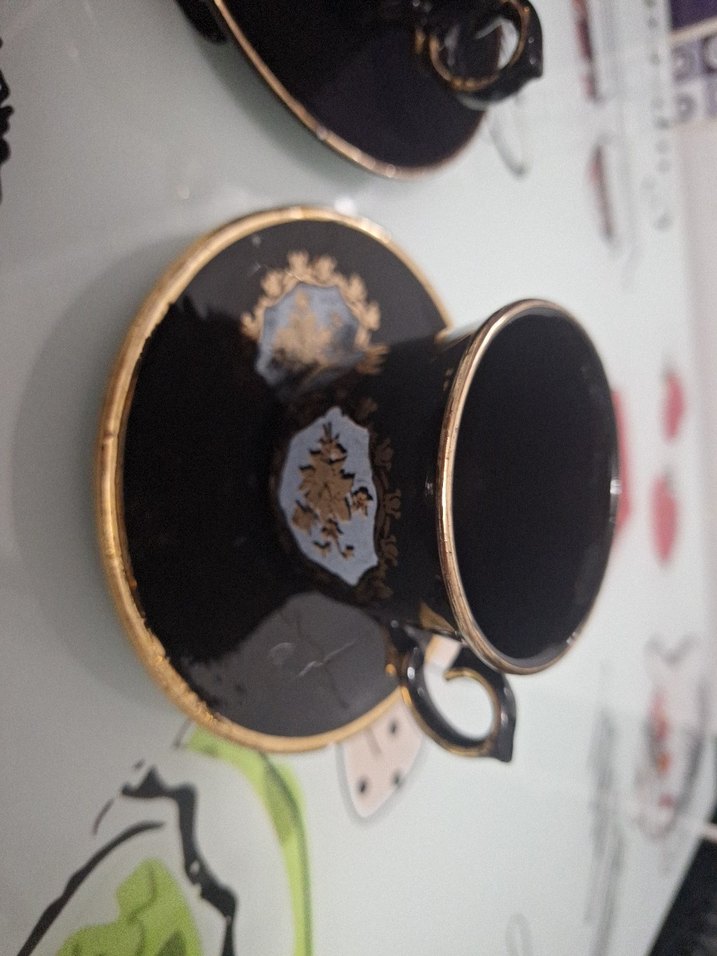 Siyah ve Altın Detaylı İki Kahve Fincanı - Görsel 3