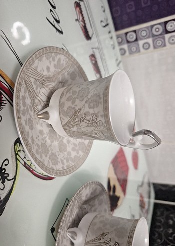 Gri Desenli Beyaz Kahve Fincanı ve Tabağı - Görsel 2