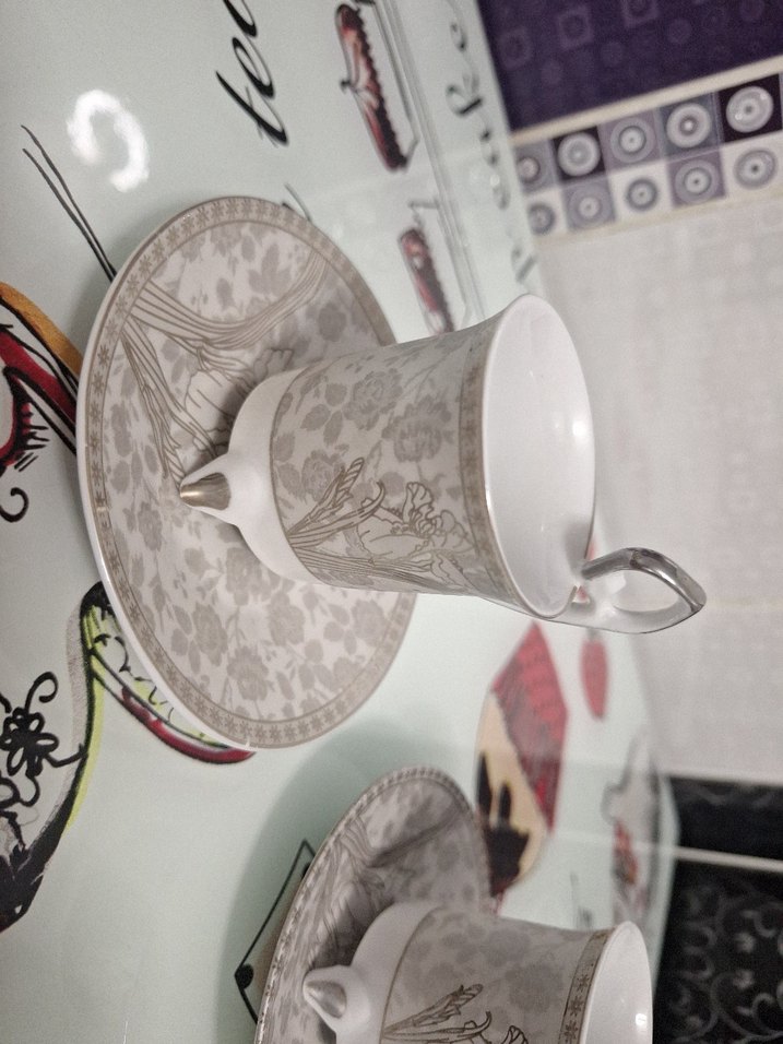 Gri Desenli Beyaz Kahve Fincanı ve Tabağı - Görsel 2