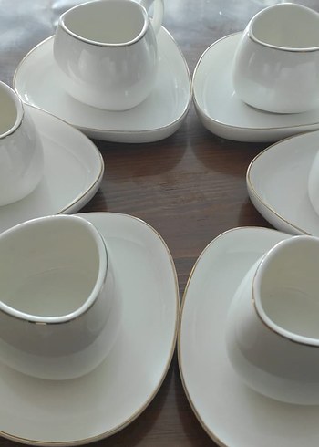 Beyaz İnce Kenarlı Fincan ve Tabak Seti - Görsel 3