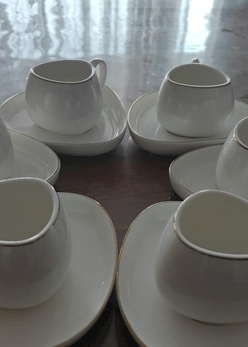 Beyaz İnce Kenarlı Fincan ve Tabak Seti - Görsel 2