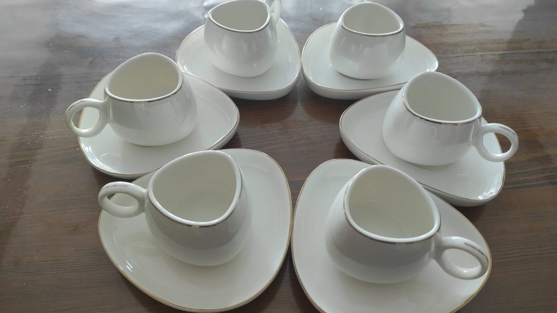 Beyaz İnce Kenarlı Fincan ve Tabak Seti - Görsel 3