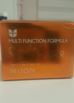 diğer Beden beyaz Renk MIZON marka, All in one snail repair cream. Mizon salyongoz özlü