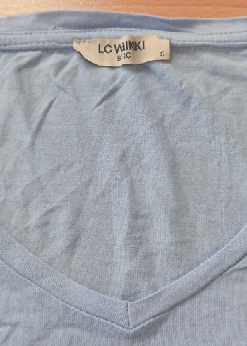 Mavi V Yakalı Kısa Kollu Kadın Tişört - Görsel 3