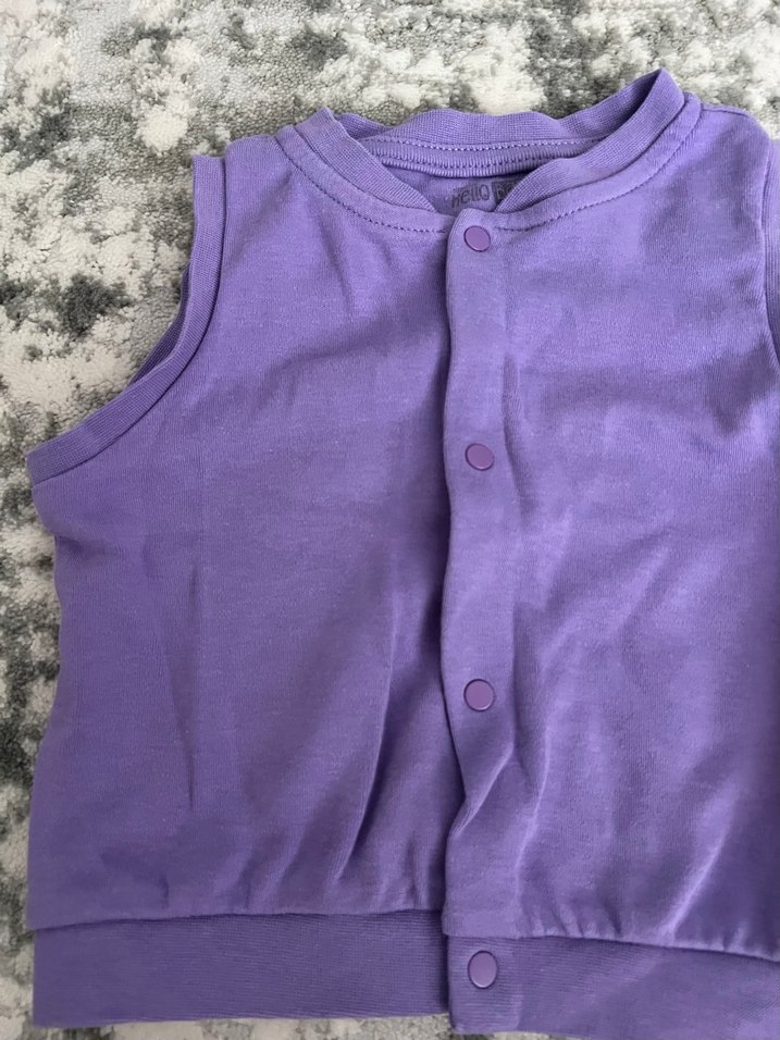 Mor Düğmeli Kolsuz Kız Yeleği - Görsel 2