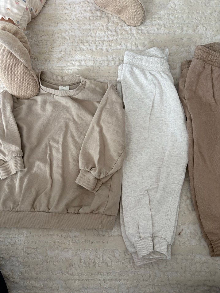 Kızlar için Rahat Kesim Bej Eşofman Takımı - Görsel 2