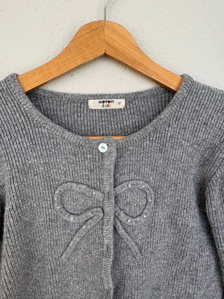 Düğmeli Gri Nakışlı Kadın Hırka - Görsel 2