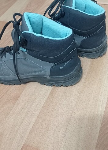 Quechua Kadın bot