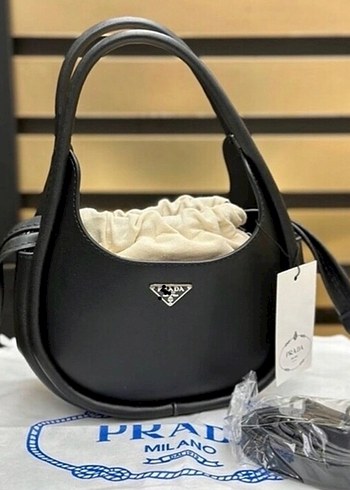 Prada Siyah Minimalist Omuz Cantasi