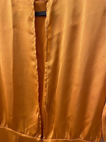 Sırt detaylı saten elbise - Görsel 5