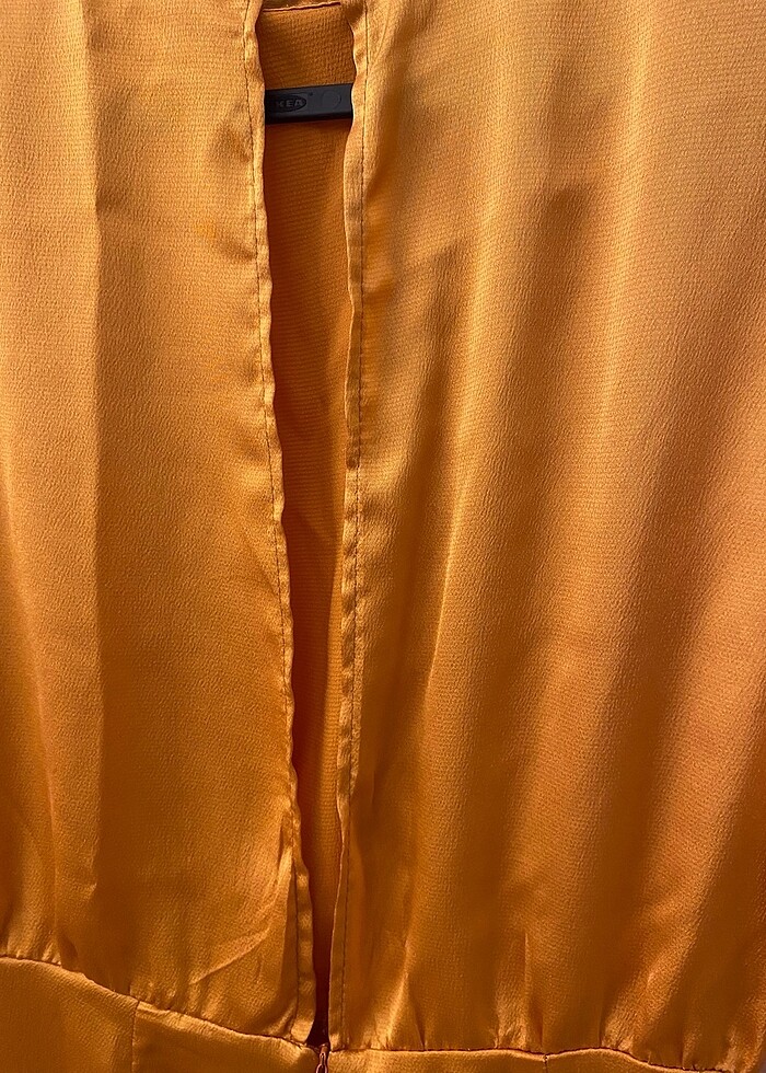 Sırt detaylı saten elbise - Görsel 5