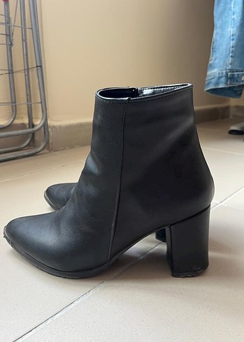 39 Beden Siyah Deri Stiletto Topuklu Bot
