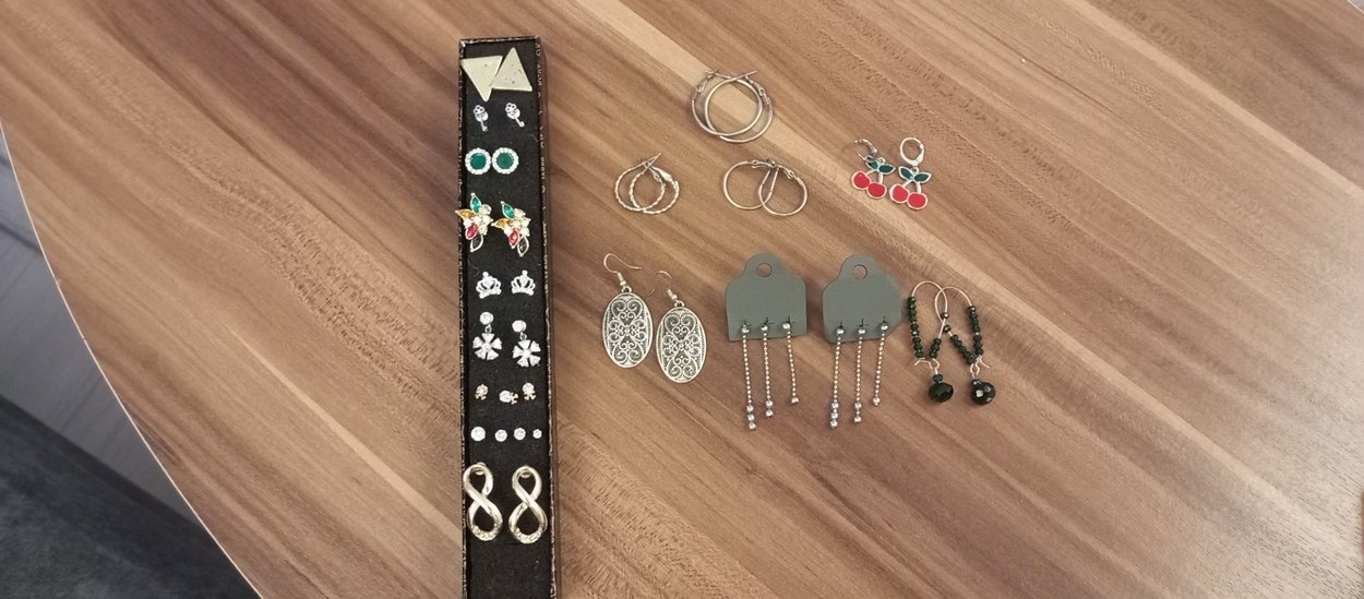 Gri Boncuklu Bohem Nakışlı Küpeler - Görsel 2