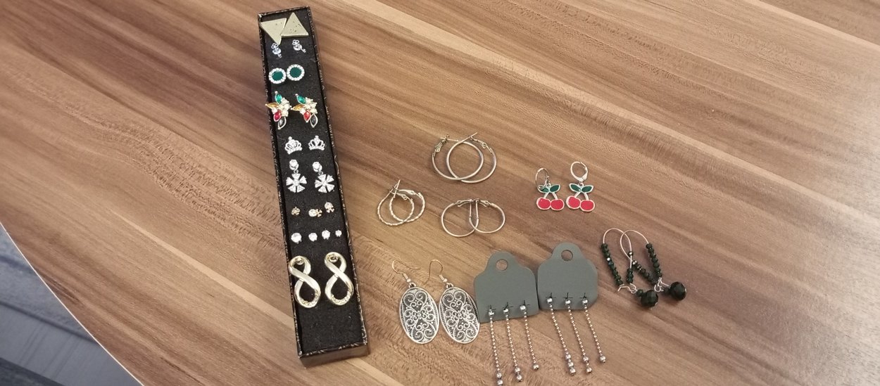 Gri Boncuklu Bohem Nakışlı Küpeler - Görsel 3