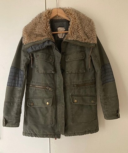 m Beden Bershka Yakası Kürklü Ceket