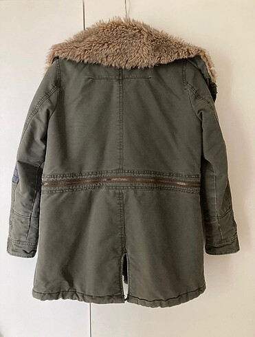 m Beden haki Renk Bershka Yakası Kürklü Ceket