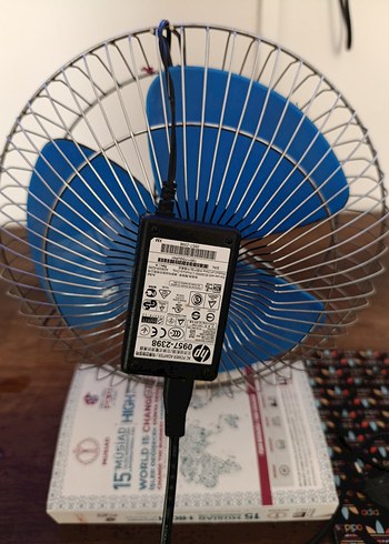 Mavi Metal Kafesli Masaüstü Vantilatör - Görsel 4