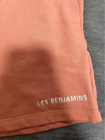 Les Benjamins kisa sort