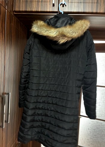 Siyah Kadın Uzun Kaban, Kürklü Detaylı - Görsel 3