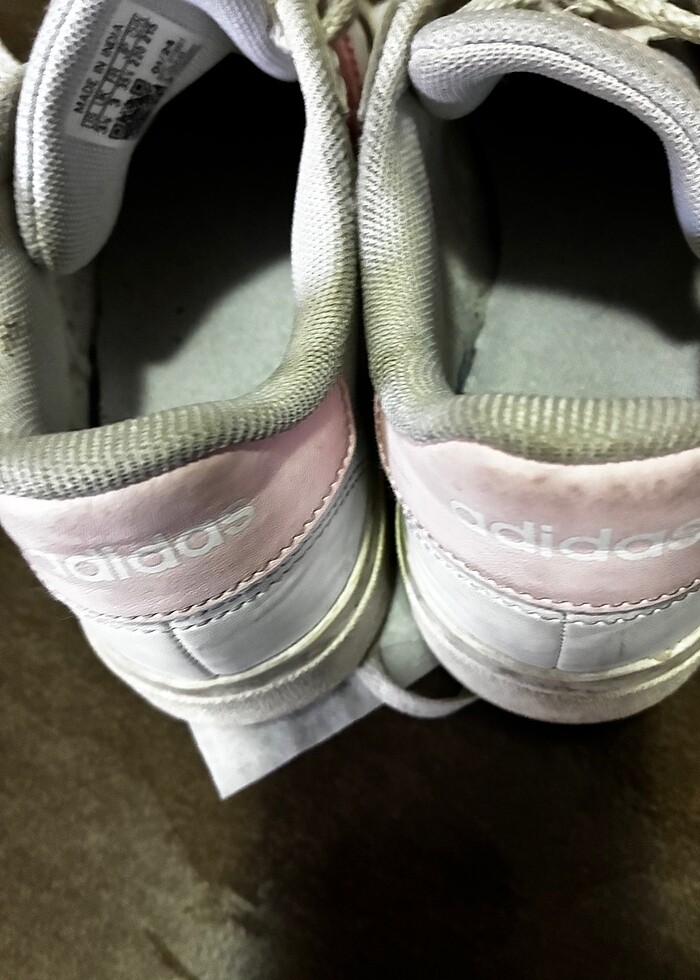 Kız çocuk Adidas ayakkabı 35 numara - Görsel 3
