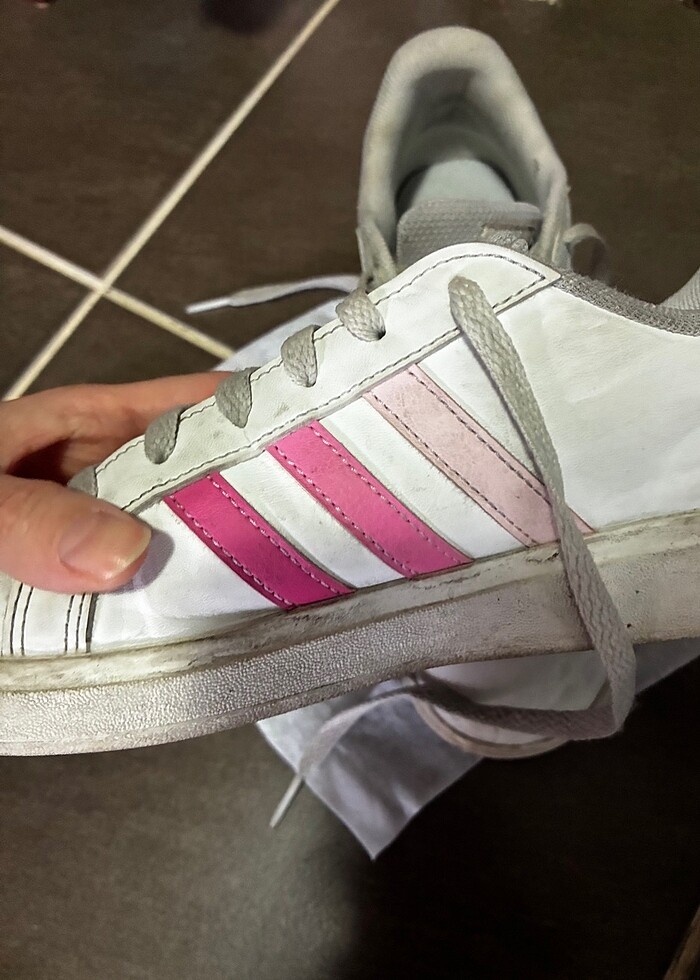 Kız çocuk Adidas ayakkabı 35 numara - Görsel 4