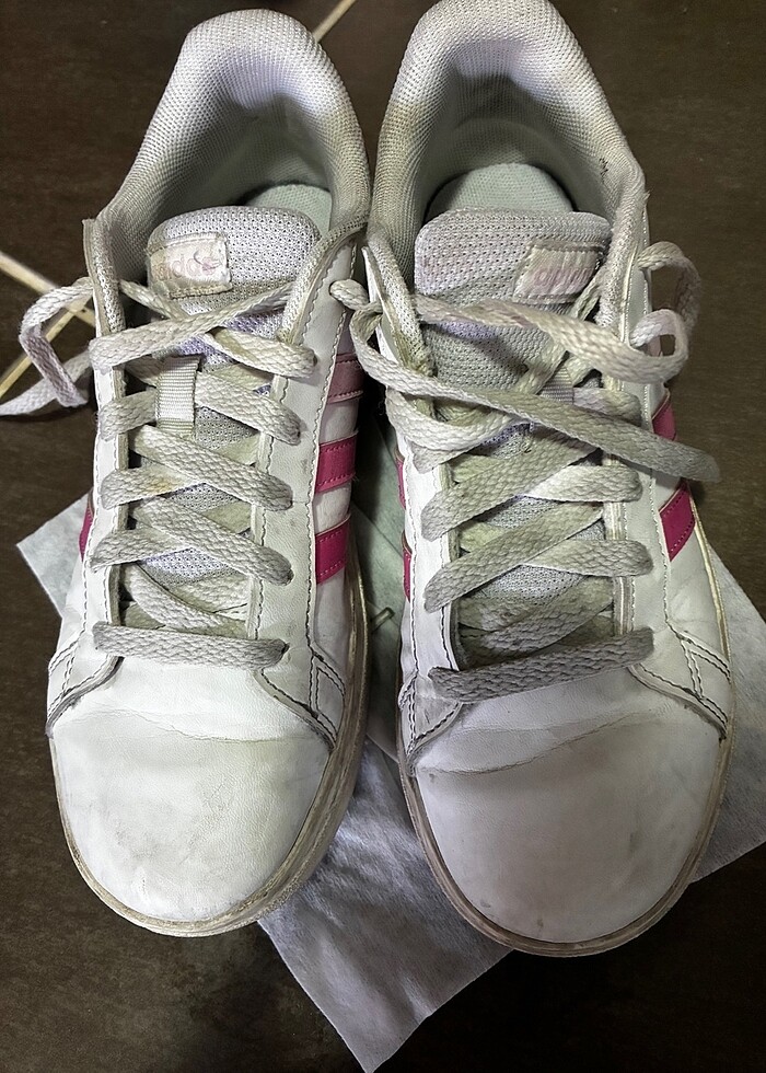 Kız çocuk Adidas ayakkabı 35 numara - Görsel 2