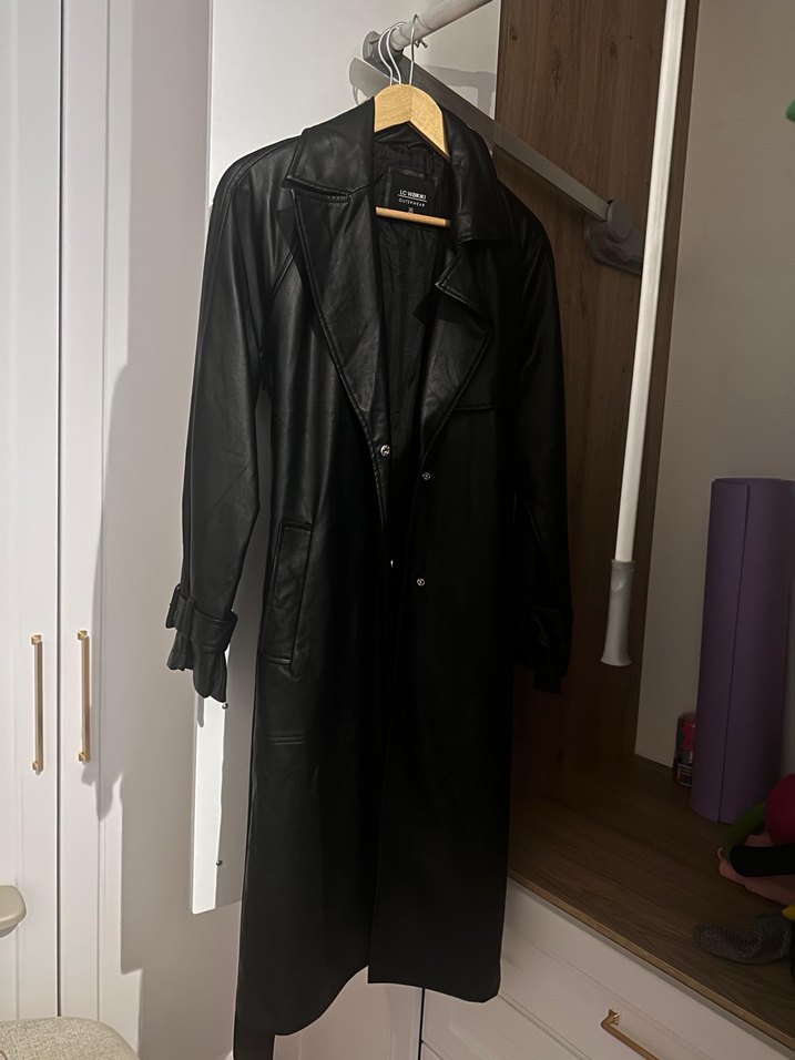 Düğmeli Siyah Deri Uzun Trençkot - Görsel 3
