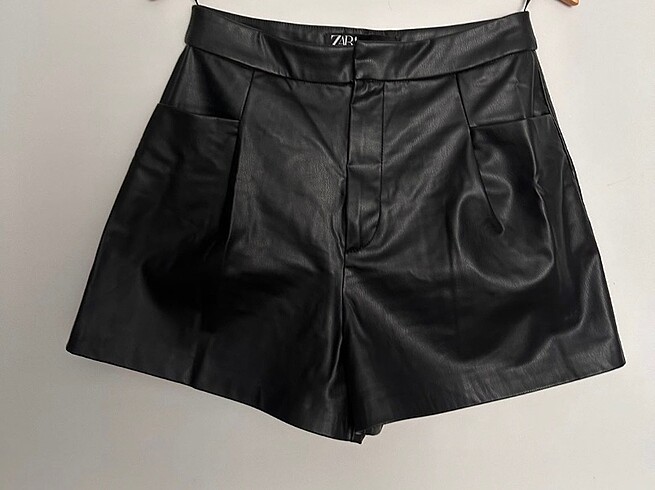 SATILDI!!!

Zara Deri şortSATILDI!!! - Görsel 5