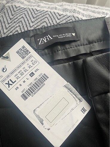 SATILDI!!!

Zara Deri şortSATILDI!!! - Görsel 9