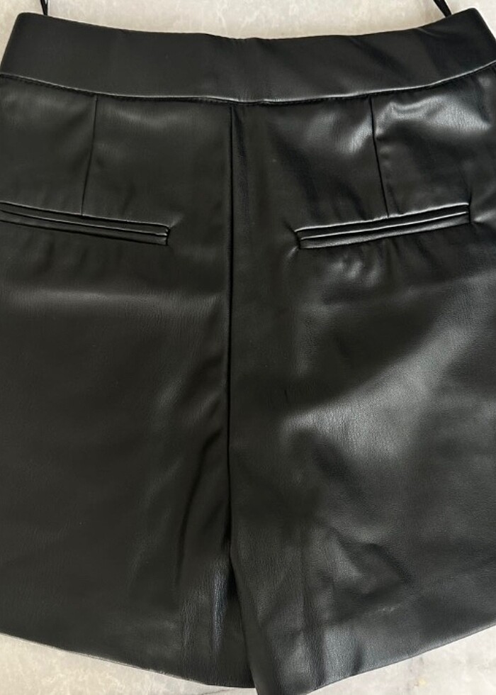 SATILDI!!!

Zara Deri şortSATILDI!!! - Görsel 4