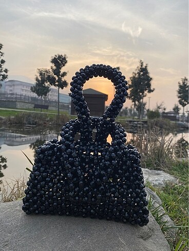 Beden Siyah boncuk çanta
