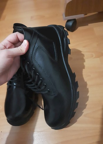 42 numara siyah erkek bot - Görsel 2