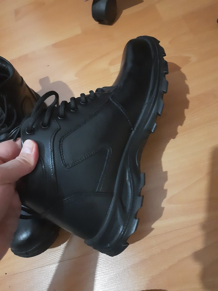 42 numara siyah erkek bot - Görsel 3