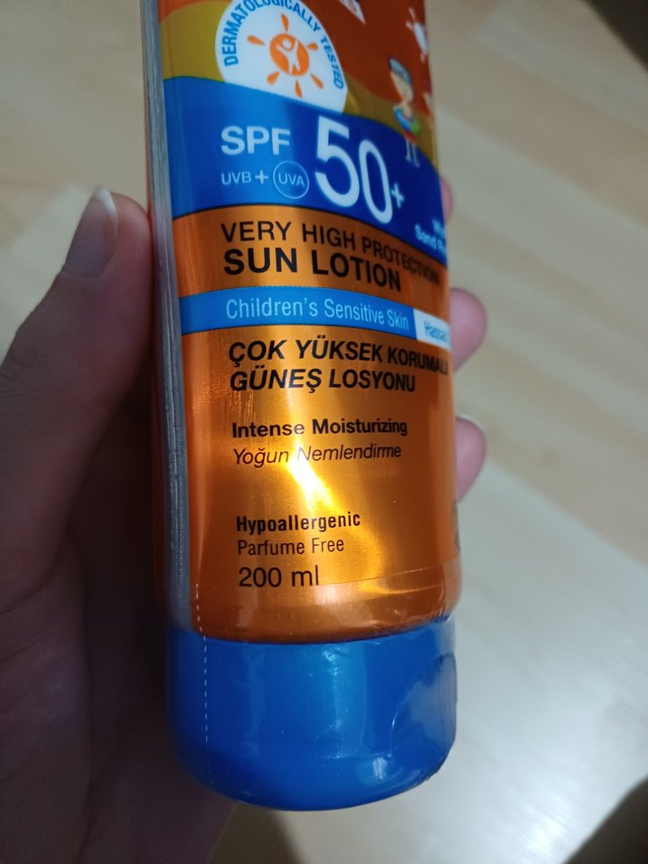 Bioxcin Kids SPF 50+ Çok Yüksek Koruma Güneş Losyonu - Görsel 4