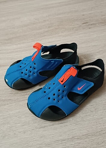 25 Beden mavi Renk Orjinal Nike sandalet 25 numara