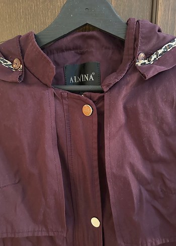 Bordo Düğmeli Uzun Kadın Yağmurluk - Görsel 2